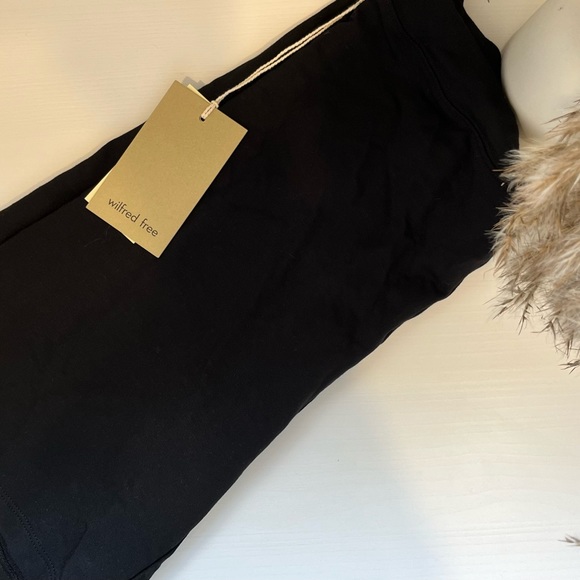 Aritzia Pants - Aritzia | Wilfred bike shorts